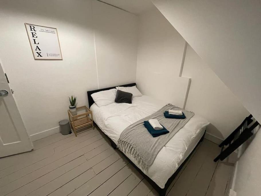 Beautiful 2 Bedroom On Tower Bridge London Exterior photo