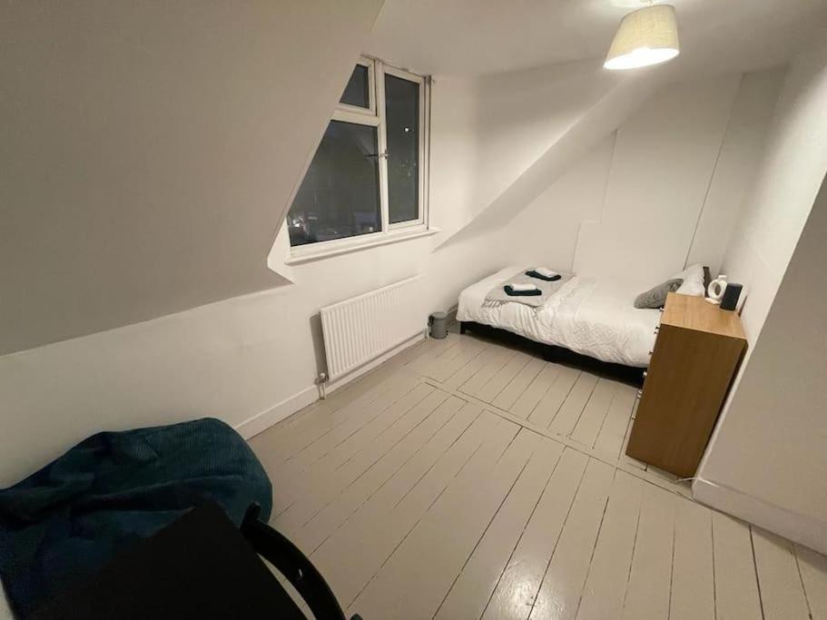 Beautiful 2 Bedroom On Tower Bridge London Exterior photo