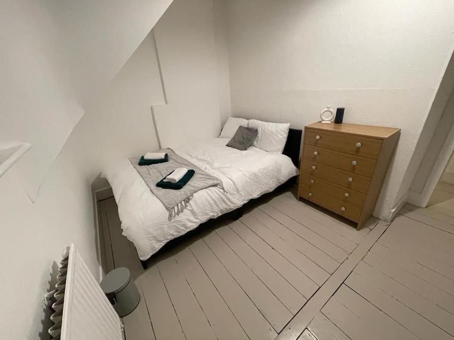 Beautiful 2 Bedroom On Tower Bridge London Exterior photo